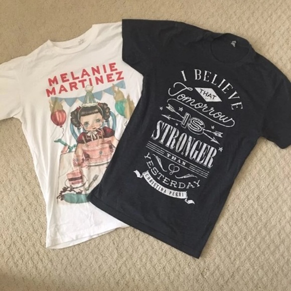 Sold- placeholder || Graphic Tees - Picture 1 of 1